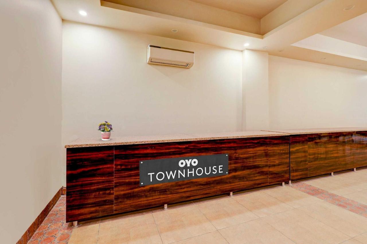 Townhouse Golden King Hotel Nova Deli Exterior foto