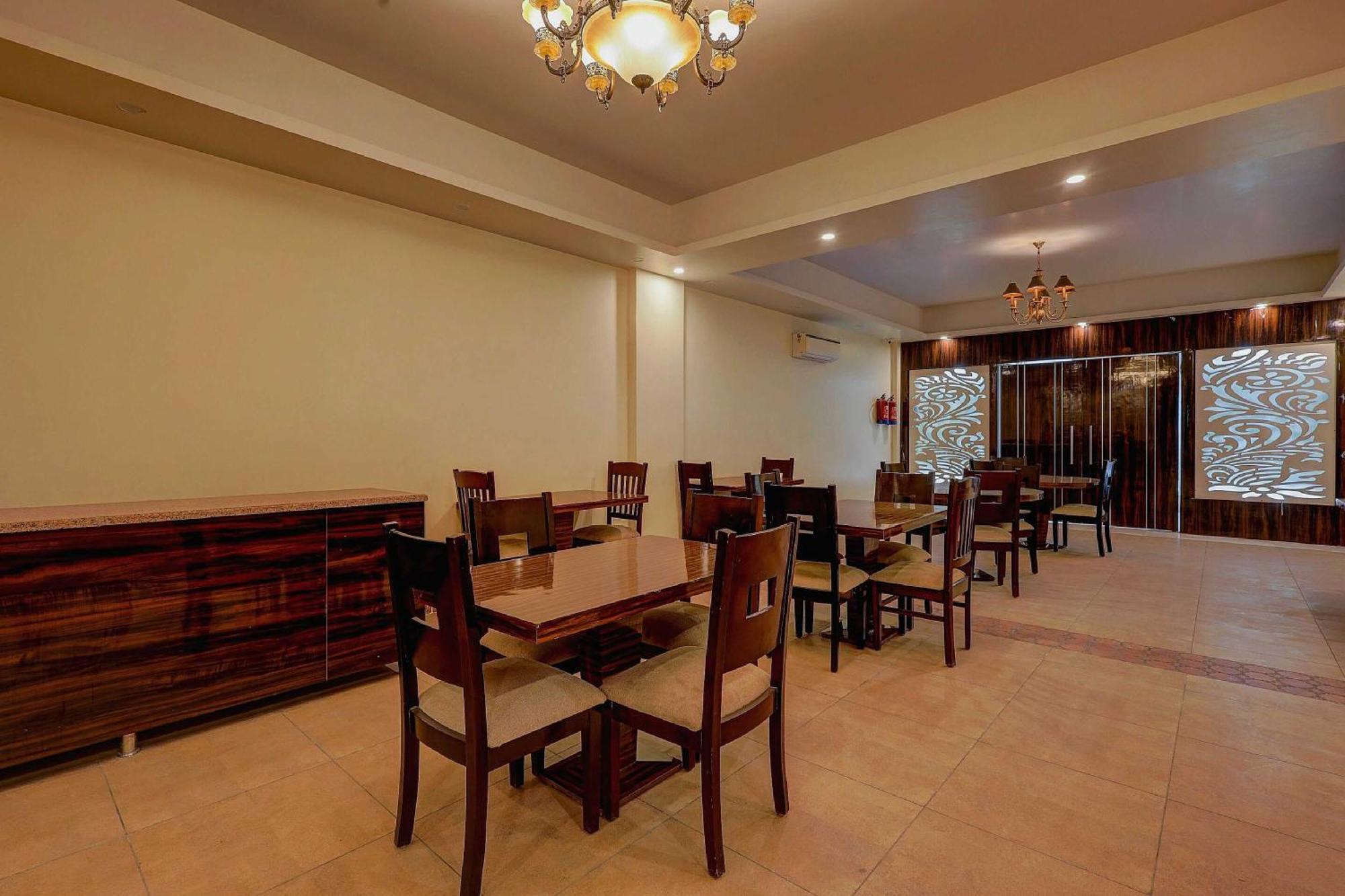 Townhouse Golden King Hotel Nova Deli Exterior foto
