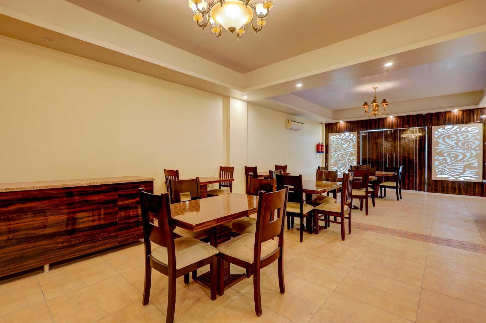 Townhouse Golden King Hotel Nova Deli Exterior foto