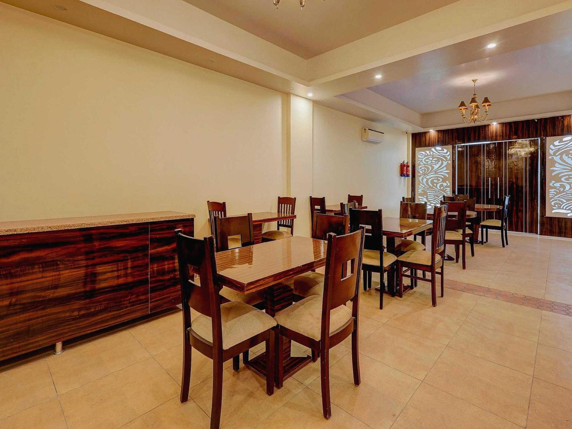 Townhouse Golden King Hotel Nova Deli Exterior foto