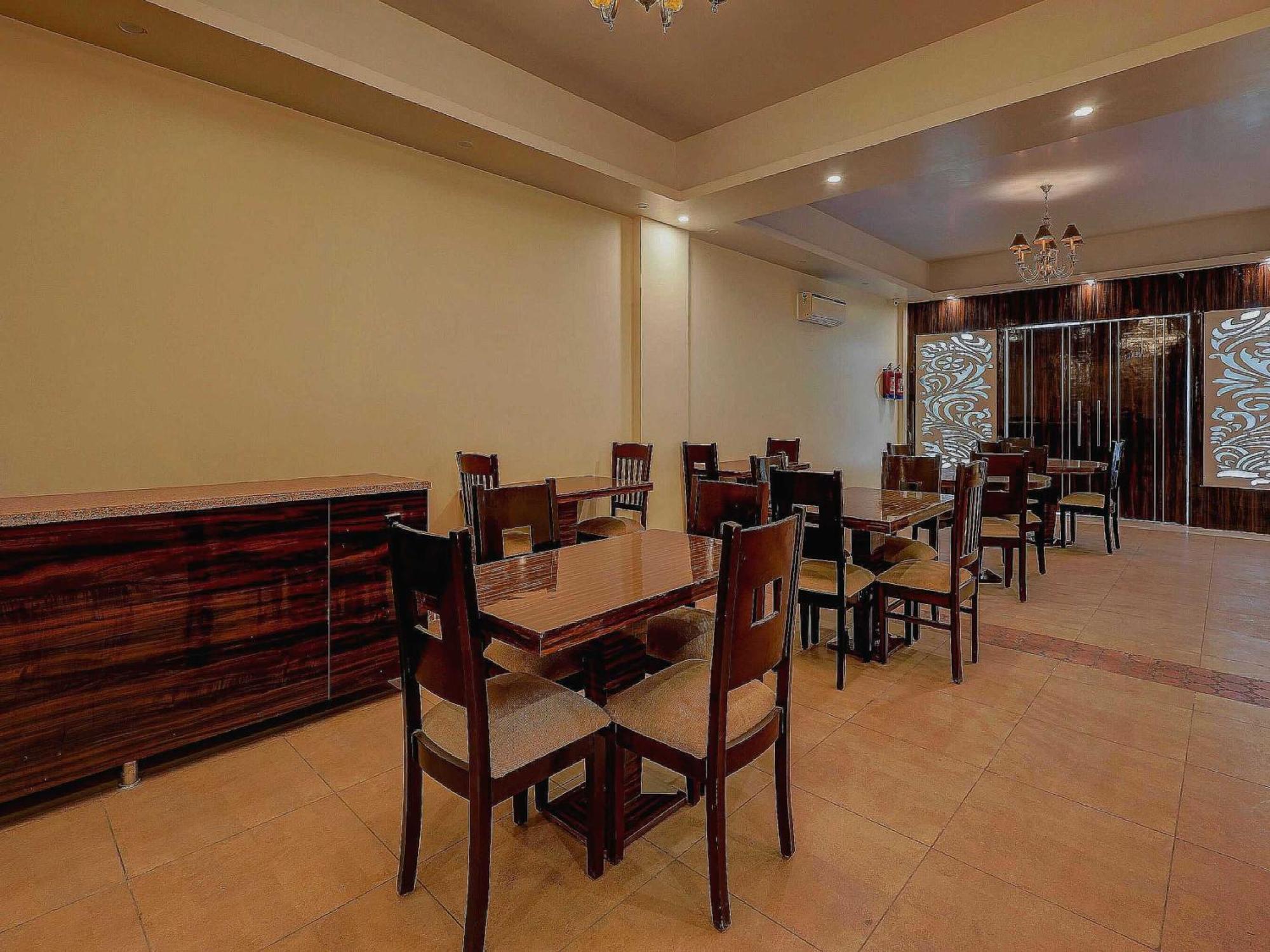 Townhouse Golden King Hotel Nova Deli Exterior foto